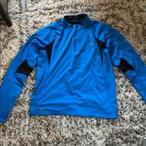 Men’s North Face quarter zip long sleeve shirt
